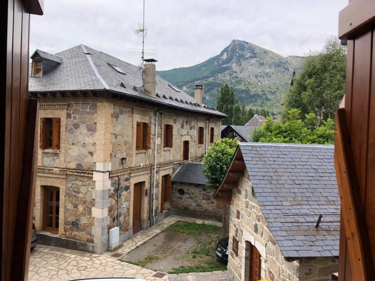 Casa Sendacomodidad Y Descanso Sallent De Gallego Bagian luar foto