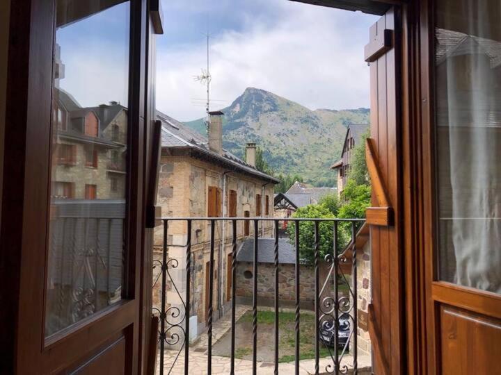Casa Sendacomodidad Y Descanso Sallent De Gallego Bagian luar foto