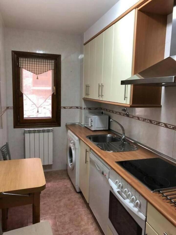 Casa Sendacomodidad Y Descanso Sallent De Gallego Bagian luar foto